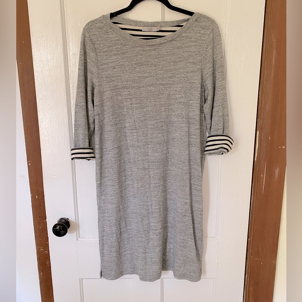 Adorable grey long sleeve dress!
